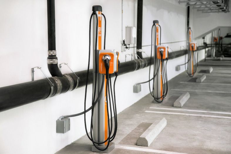 ChargePoint CPF25 Multifamily 48x32 100DPI_0.jpeg
