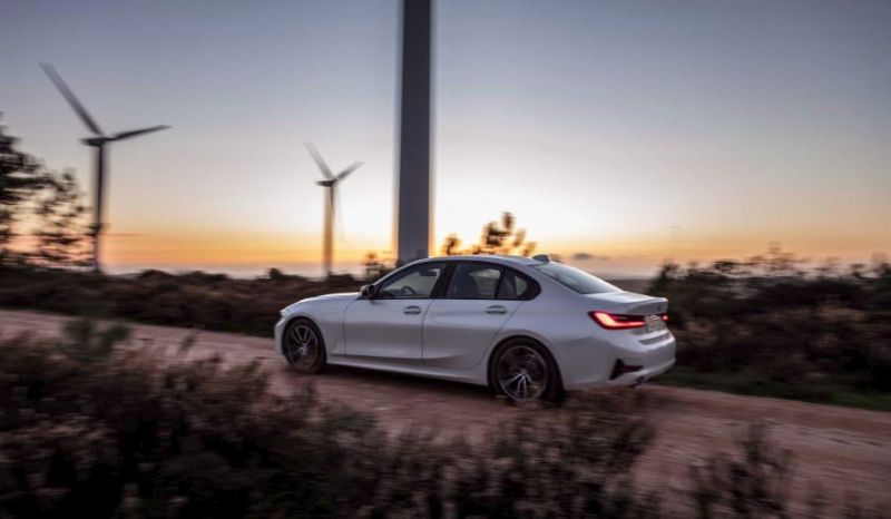 BMW to Premiere New Plug-in Hybrid Vehicles & Free EV Charging in Geneva