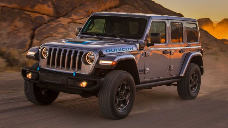 The Jeep Wrangler 4xe Plug-in Hybrid Is Smart and Reasonably Quiet, But Falls Short on Range