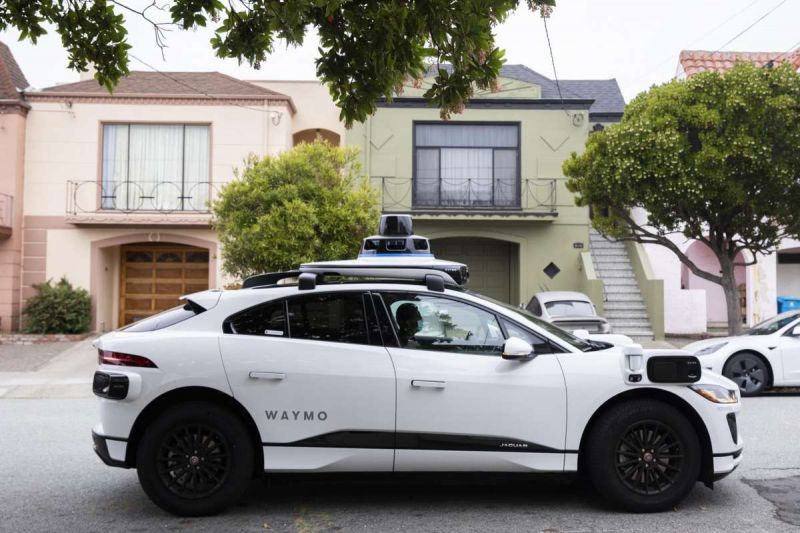 A Look at How Waymo's Self-Driving Test Fleet Safely Traveled 2.7 Million Miles in San Francisco Last Year 