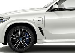 BMW’s New X5 Plug-in Hybrid Will Ride on Sustainable Tires Made From FSC-Certified Natural Rubber & Rayon